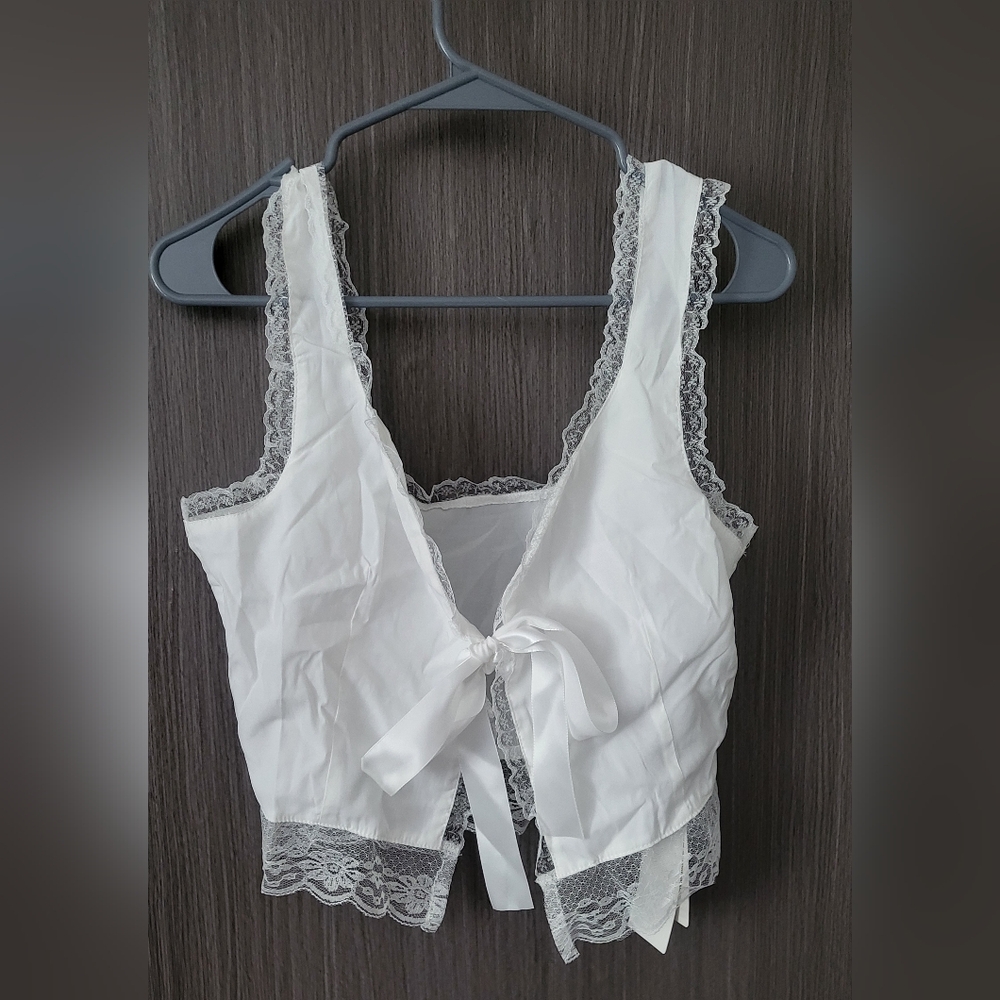 Lace cropped tank